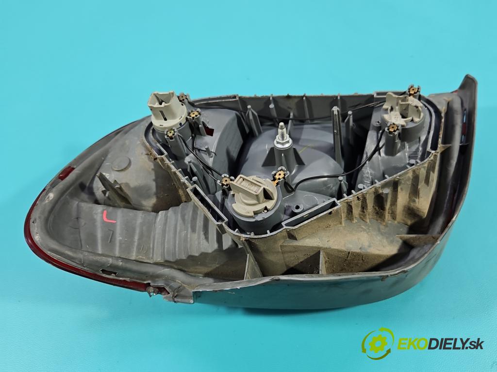 Toyota Yaris I 1999-2005 1.4 D4D 75 HP manual 55 kW 1364 cm3 5- svetlo / reflektor zadné ľavé  (Kľučka dverí ostatné)