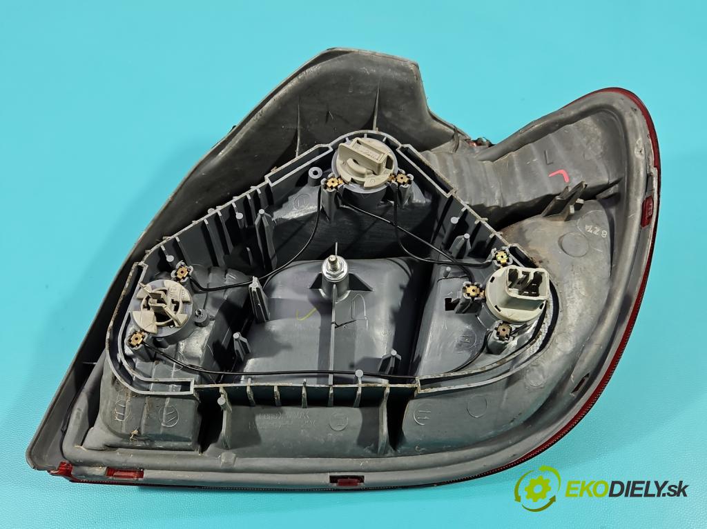 Toyota Yaris I 1999-2005 1.4 D4D 75 HP manual 55 kW 1364 cm3 5- svetlo / reflektor zadné ľavé  (Kľučka dverí ostatné)