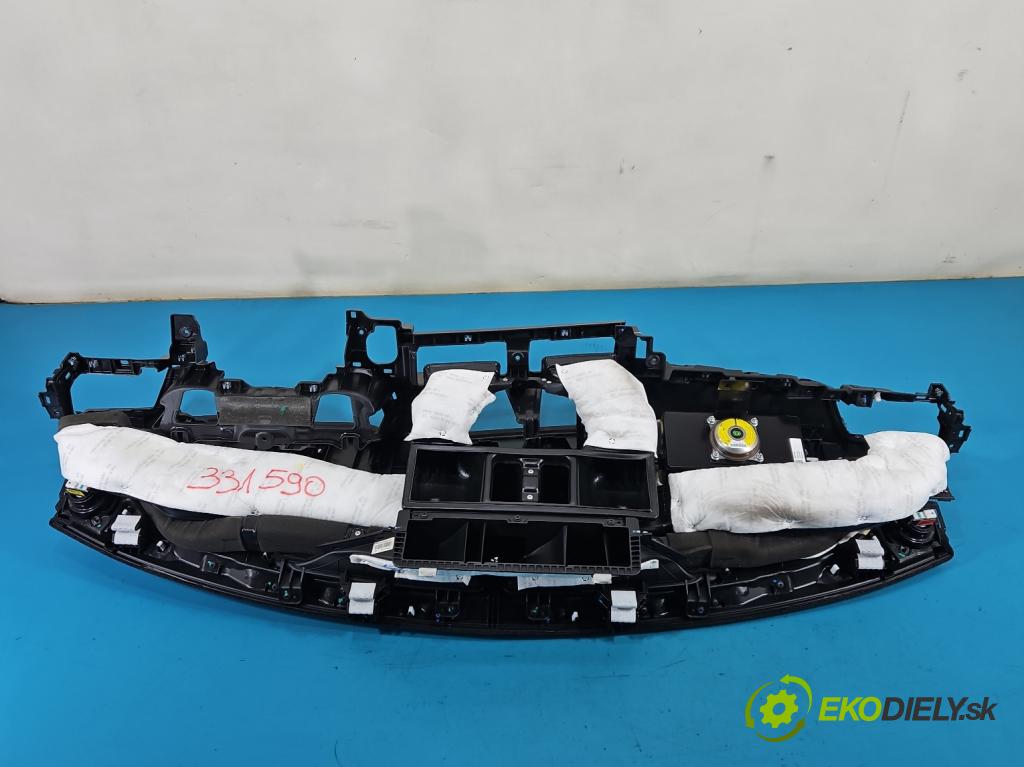 Kia Optima IV 2015-2020 1.6 T-GDI: 180 HP automatic 132.4 kW 1591 cm3 4- kokpit,pristrojová doska rozdeľovacia