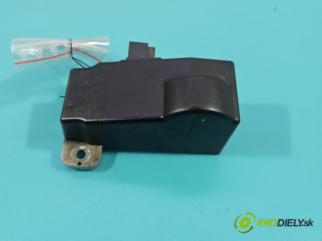 Vw Passat B6 2005-2010 1.9 tdi 105 HP manual 77 kW 1896 cm3 4- Blokáda: řízení: 3C0905861H (Riadenie ostatné)