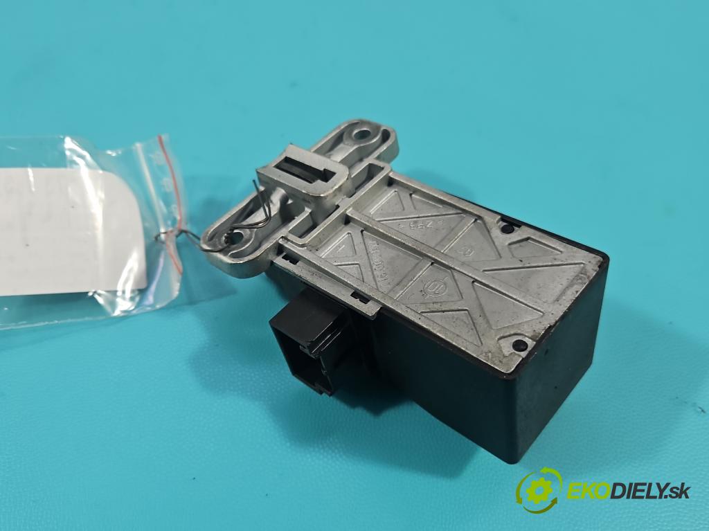 Vw Passat B6 2005-2010 1.9 tdi 105 HP manual 77 kW 1896 cm3 4- Blokáda: řízení: 3C0905861H (Riadenie ostatné)