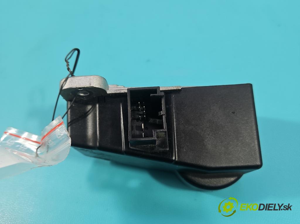 Vw Passat B6 2005-2010 1.9 tdi 105 HP manual 77 kW 1896 cm3 4- Blokáda: řízení: 3C0905861H (Riadenie ostatné)