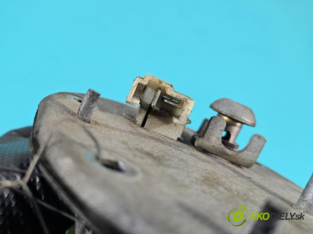 Honda VFR 800 1998-2001 0.8b 109 HP manual 80 kW 781 cm3 2- čerpadlo palivo