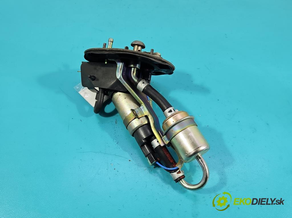 Honda VFR 800 1998-2001 0.8b 109 HP manual 80 kW 781 cm3 2- čerpadlo palivo