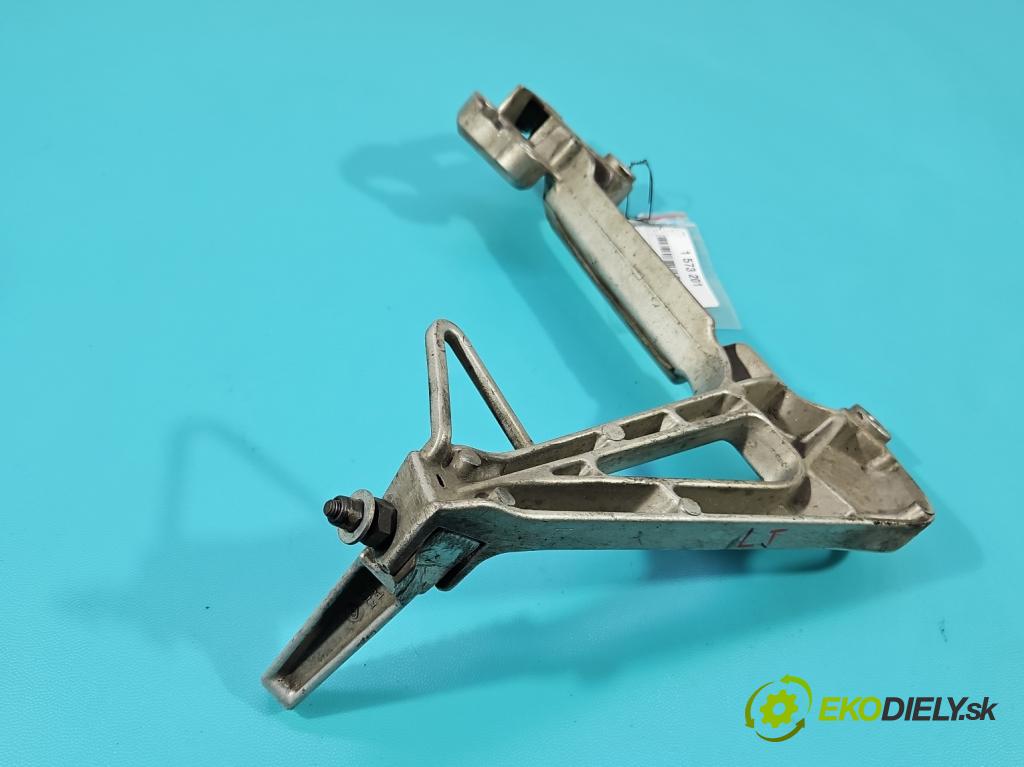 Honda VFR 800 1998-2001 0.8b 109 HP manual 80 kW 781 cm3 2- Upevnenie: