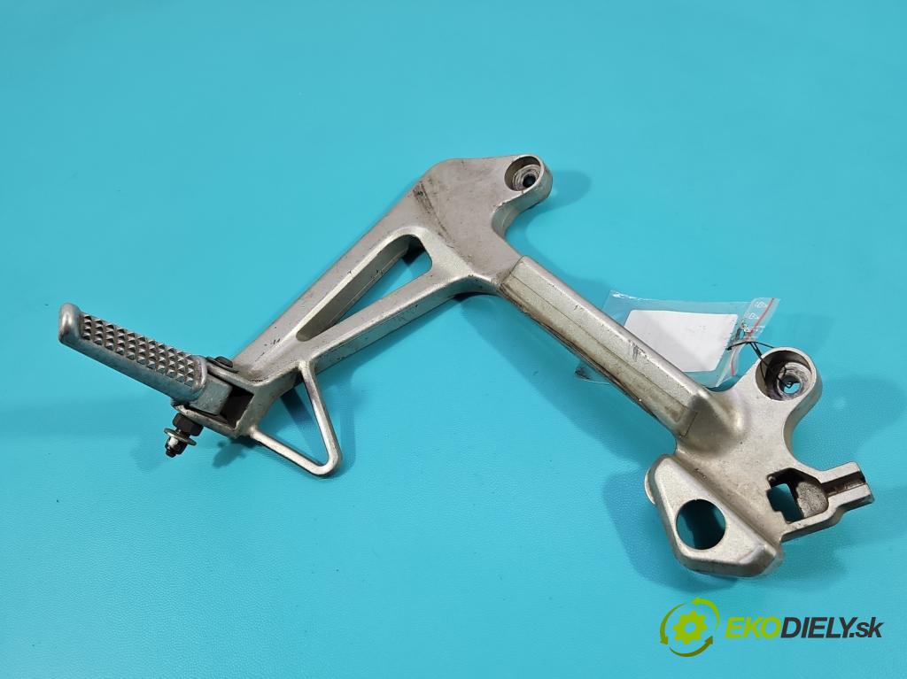 Honda VFR 800 1998-2001 0.8b 109 HP manual 80 kW 781 cm3 2- Upevnenie: