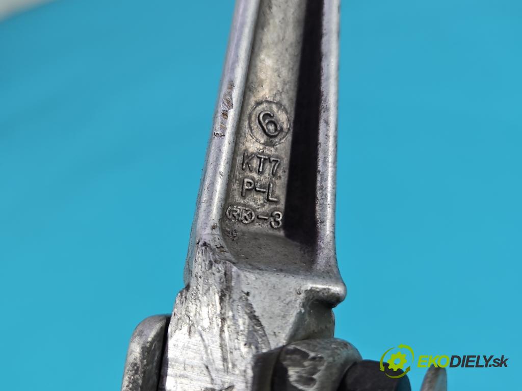 Honda VFR 800 1998-2001 0.8b 109 HP manual 80 kW 781 cm3 2- Upevnenie: