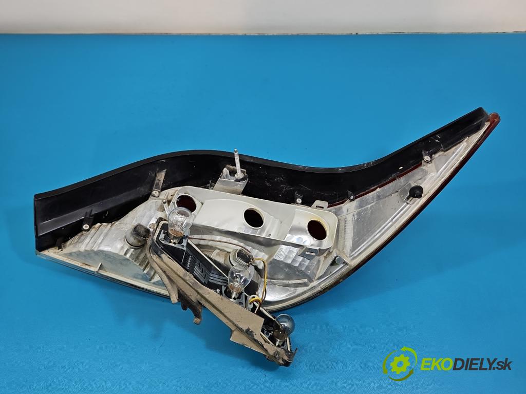 Opel Astra III 2004-2014 1.8 16V 140 HP manual 103 kW 1796 cm3 2- svetlo / reflektor zadné ľavé 342691834 (Kľučka dverí ostatné)