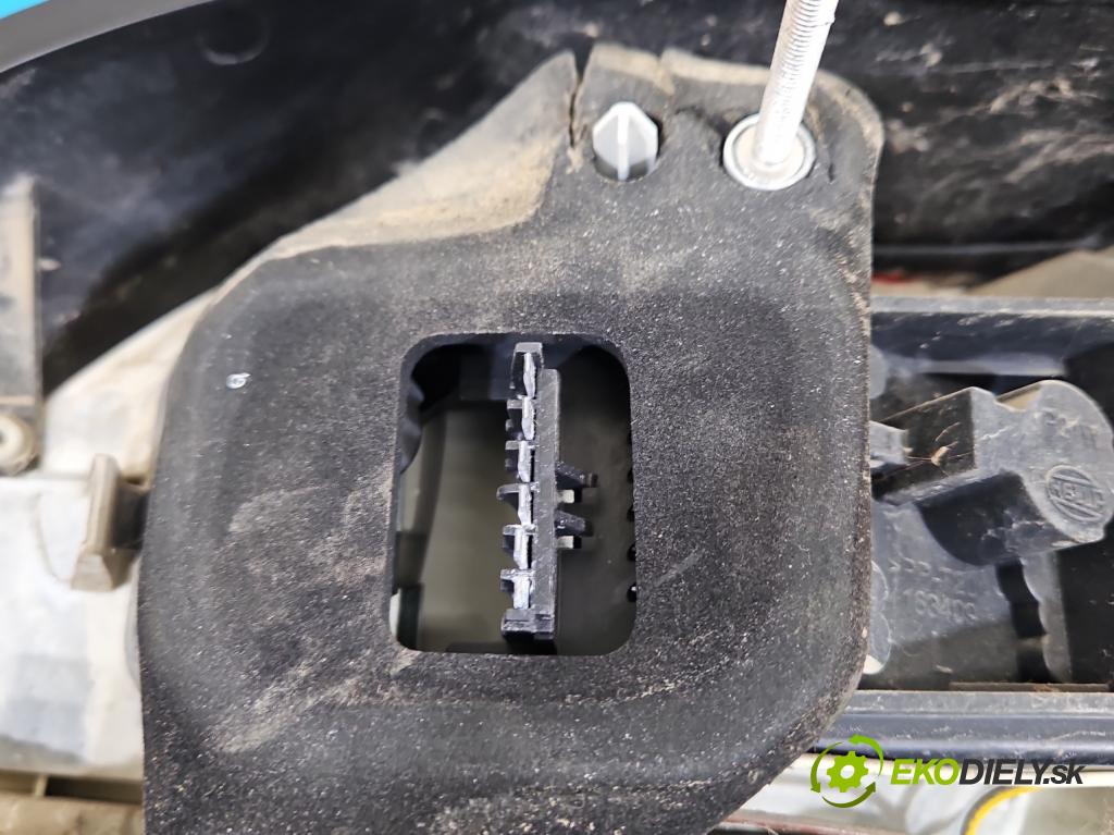 Opel Astra III 2004-2014 1.8 16V 140 HP manual 103 kW 1796 cm3 2- svetlo / reflektor zadné ľavé 342691834 (Kľučka dverí ostatné)