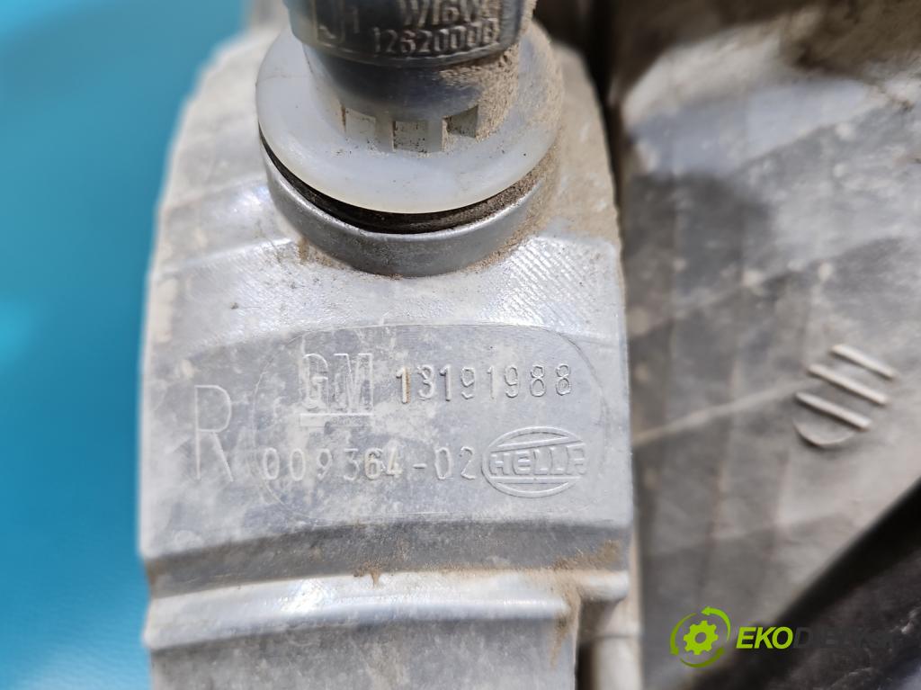 Opel Astra III 2004-2014 1.8 16V 140 HP manual 103 kW 1796 cm3 2- svetlo / reflektor zadné pravé 13191988 (Kľučka dverí ostatné)