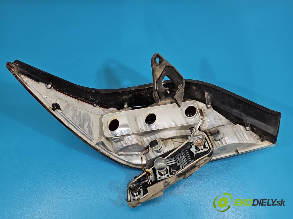 Opel Astra III 2004-2014 1.8 16V 140 HP manual 103 kW 1796 cm3 2- svetlo / reflektor zadné pravé 13191988 (Kľučka dverí ostatné)