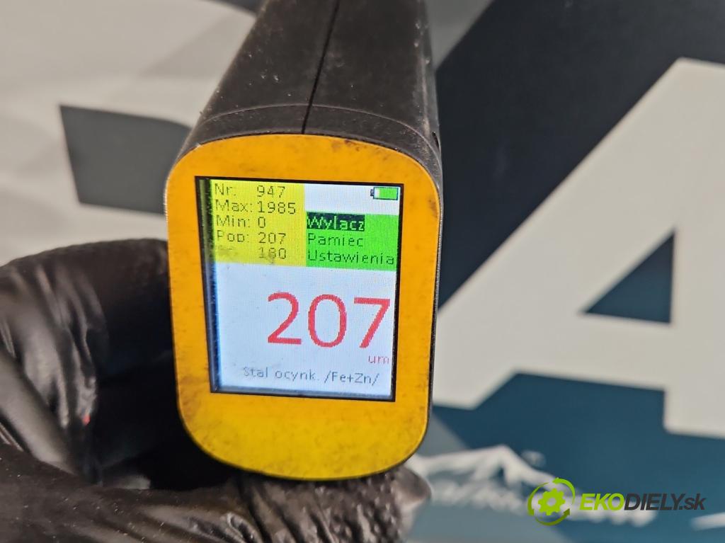 Skoda Octavia III 2013- 1.5 TSI 150 HP manual 110 kW 1498 cm3 5- dvere predné pravé (Kľučka dverí ostatné)