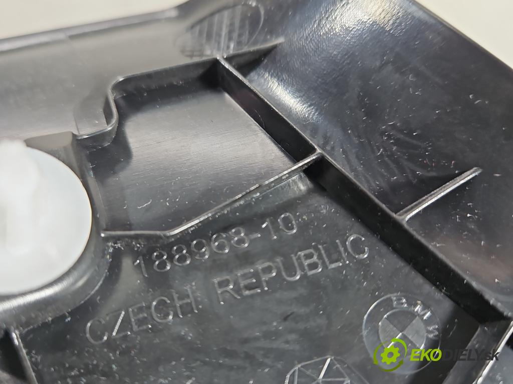 Bmw iX1 U11 0.0 elektrický: 272 HP automatic 200 kW 1 cm3 5- kryt plast 9462339