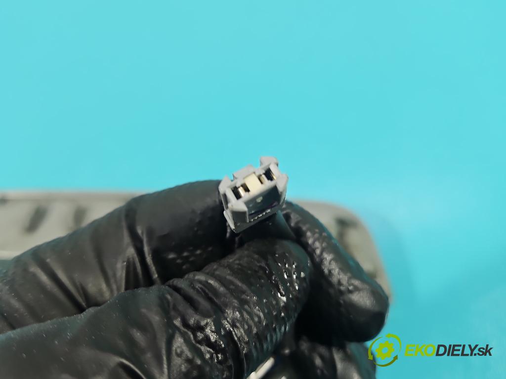 Toyota Avensis III T27 2009-2018 2.2 D4D 150 HP manual 110 kW 2231 cm3 5- světlo: stop: 81570-05110