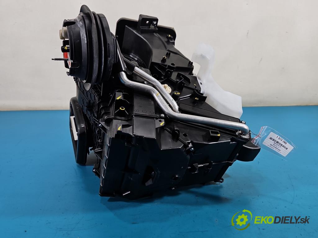 Bmw iX1 U11 0.0 elektrický: 272 hp automatic 200 kW 1 cm3 5- radiátor 5A563F9 (Radiátor topení)