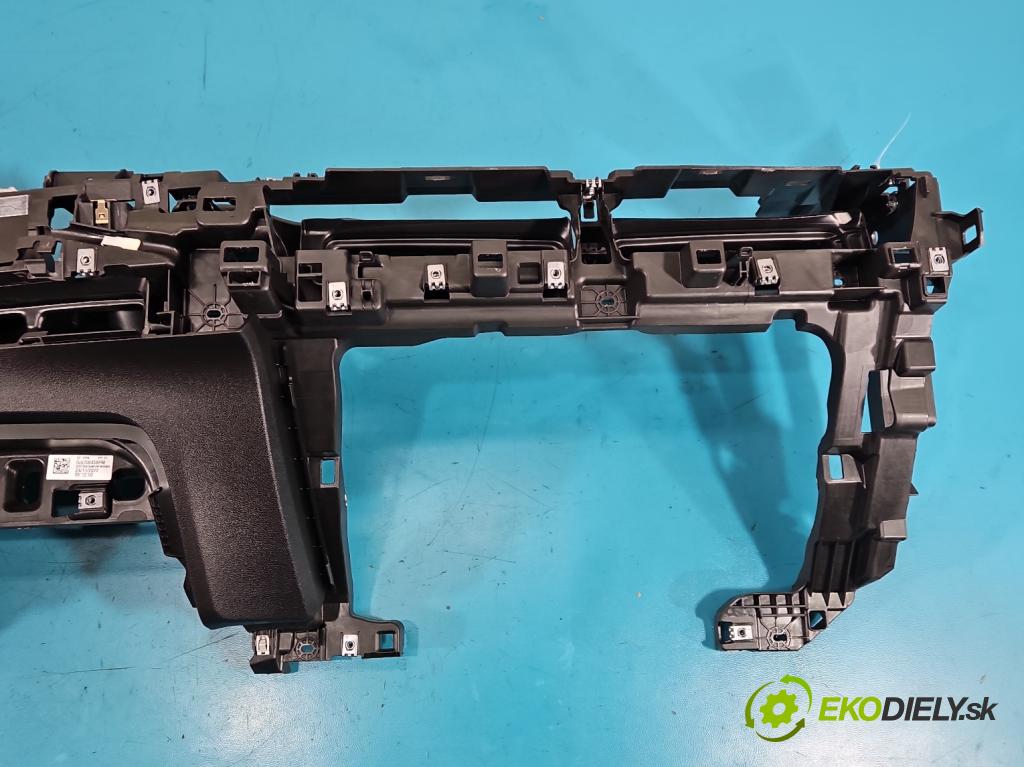 Bmw iX1 U11 0.0 elektrický: 272 hp automatic 200 kW 1 cm3 5- kokpit,přistrojova deska