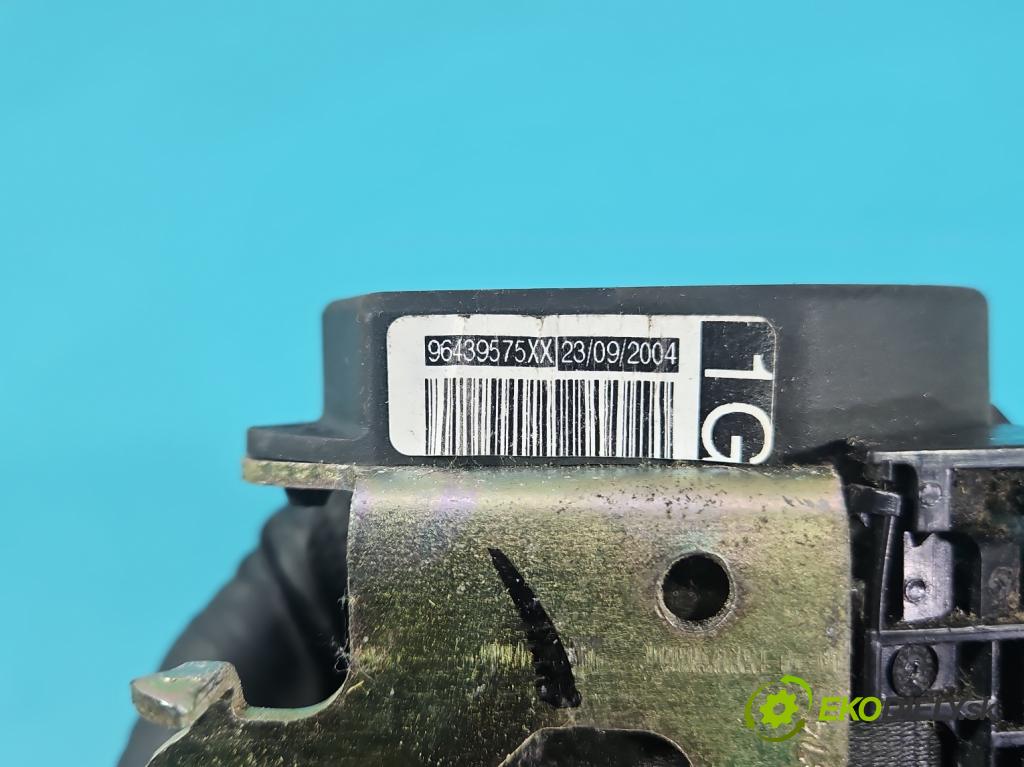 Peugeot 407 2.0 hdi 136 HP manual 100 kW 1997 cm3 5- pas bezpečnosť: predné ľavý 96439575XX