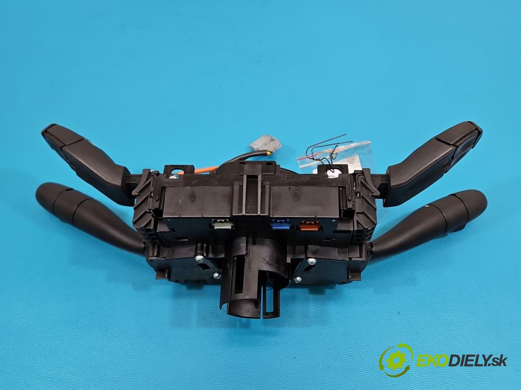 Peugeot 407 2.0 hdi 136 HP manual 100 kW 1997 cm3 5- prepínač komplex: 96476537XT (Prepínacie páčky pod volantom)