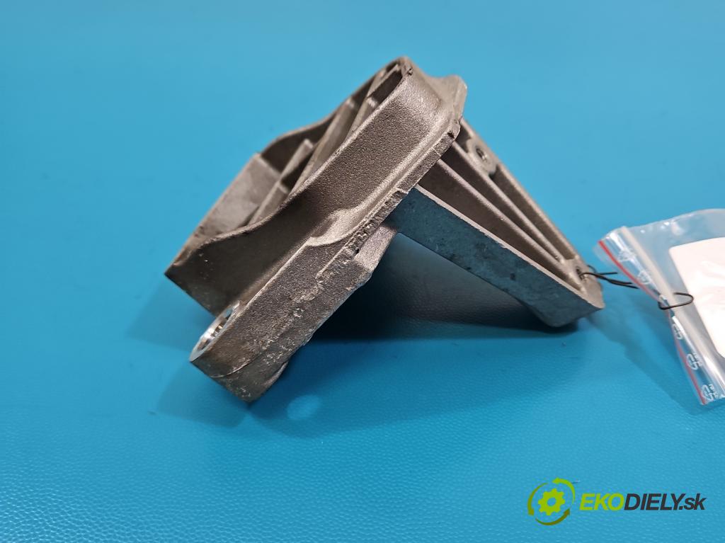 Dacia Duster III 24- 1.2 131 HP manual 96 kW 1199 cm3 5- Upevnenie: 304170718R