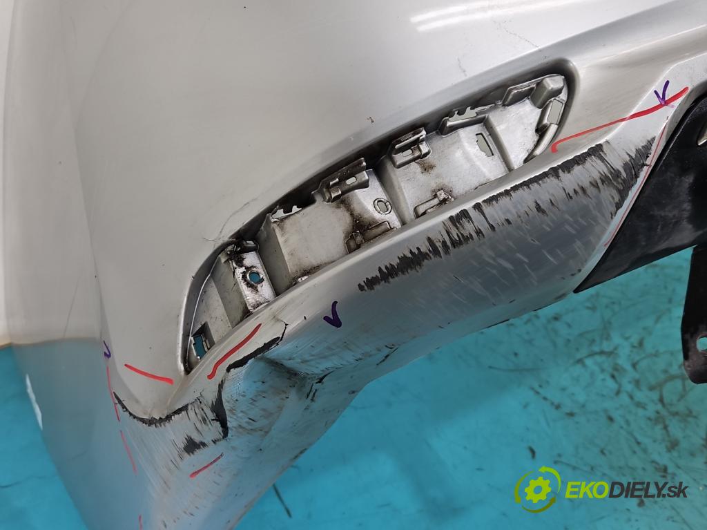 Toyota Auris II 2012-2018 1.6 16V 132  HP manual 97 kW 1598 cm3 5- nárazník zadné  (Kľučka dverí ostatné)