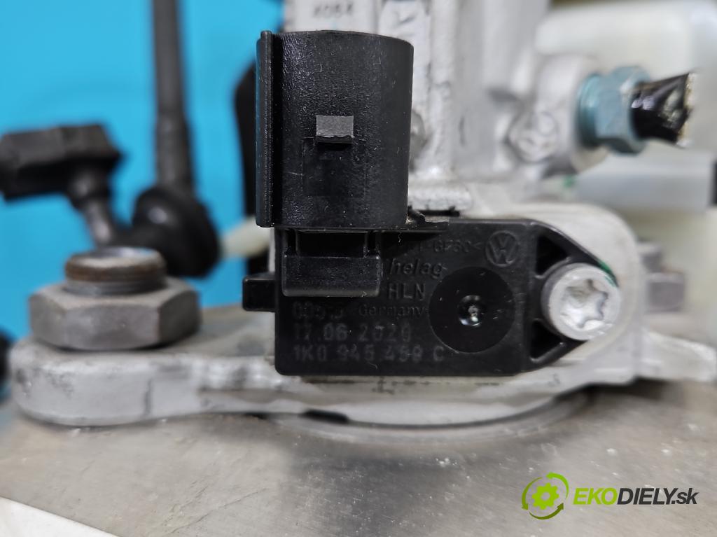 Audi A4 B9 2015-2024 2.0 TDI 190 HP automatic 140 kW 1968 cm3 5- servo brzdové 8W0612103K