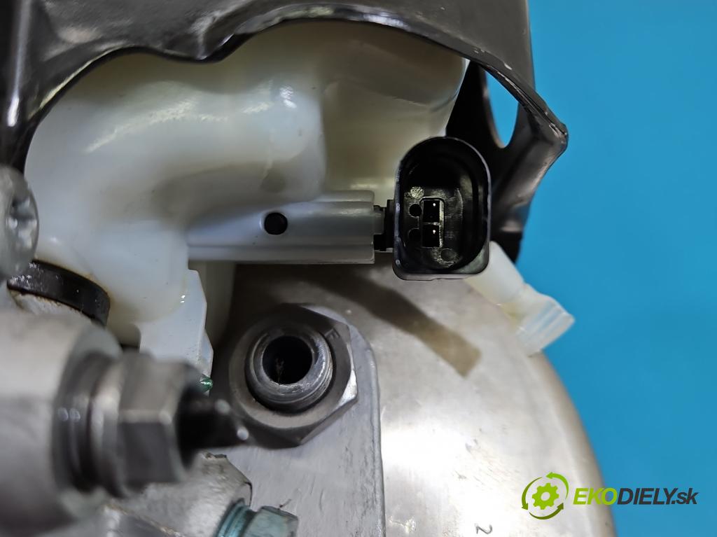 Audi A4 B9 2015-2024 2.0 TDI 190 HP automatic 140 kW 1968 cm3 5- servo brzdové 8W0612103K