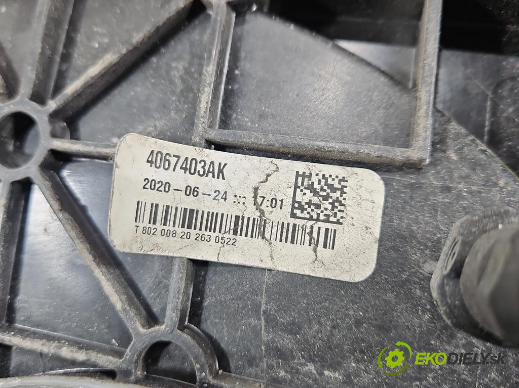 Audi A4 B9 2015-2024 2.0 TDI 190 HP automatic 140 kW 1968 cm3 5- Nádrž: AdBlue: 4067411AD