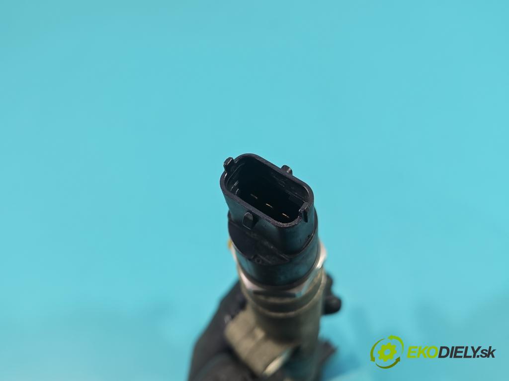 Toyota Yaris I 1999-2005 1.4 D4D 75 HP manual 55 kW 1364 cm3 5- lišta vstrekovacia 0445214032 (Vstrekovacia lišta)