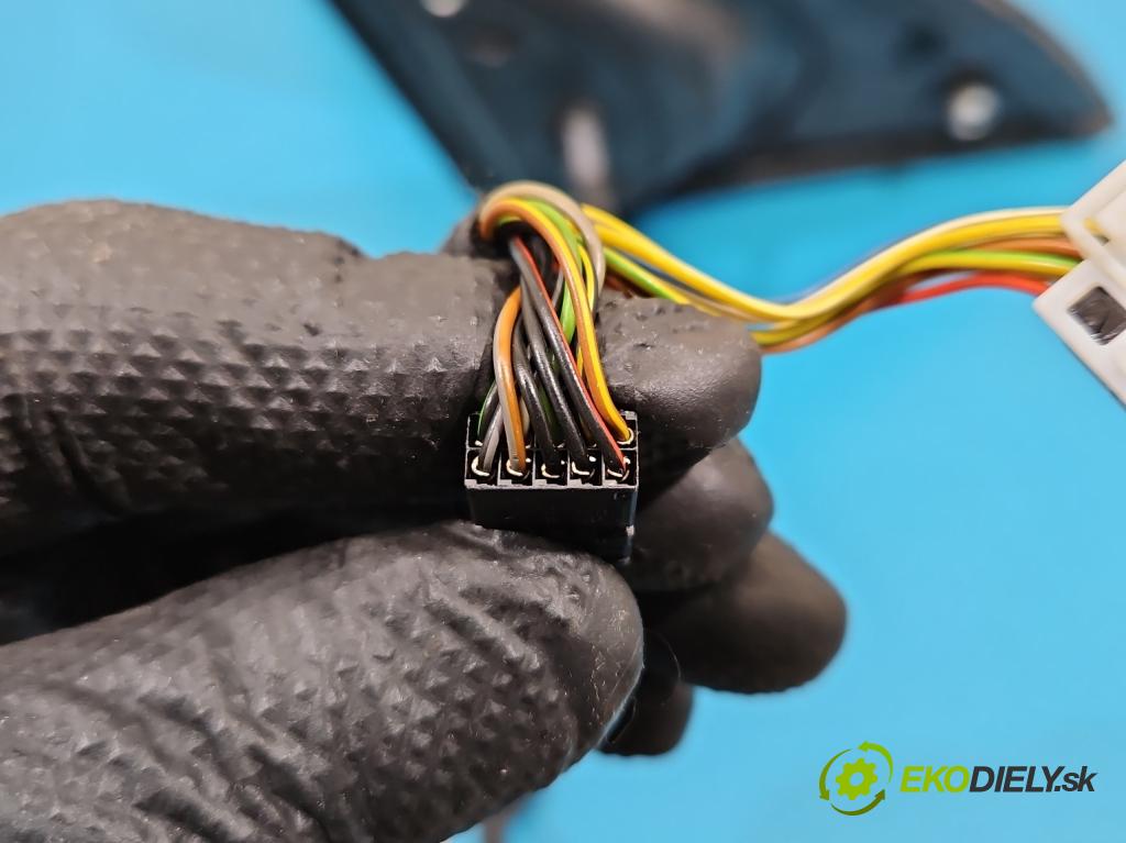 Mercedes GL II X166 2012-2015 4.7 V8 278928 340KM: automatic 250 kW 4663 cm3 5- zrkadlo ľavé A1668104116 (Kľučka dverí ostatné)