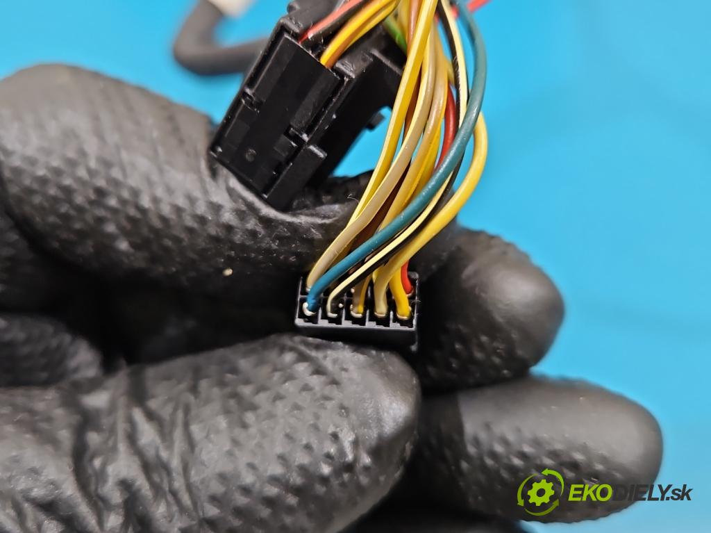 Mercedes GL II X166 2012-2015 4.7 V8 278928 340KM: automatic 250 kW 4663 cm3 5- zrkadlo pravé  (Kľučka dverí ostatné)