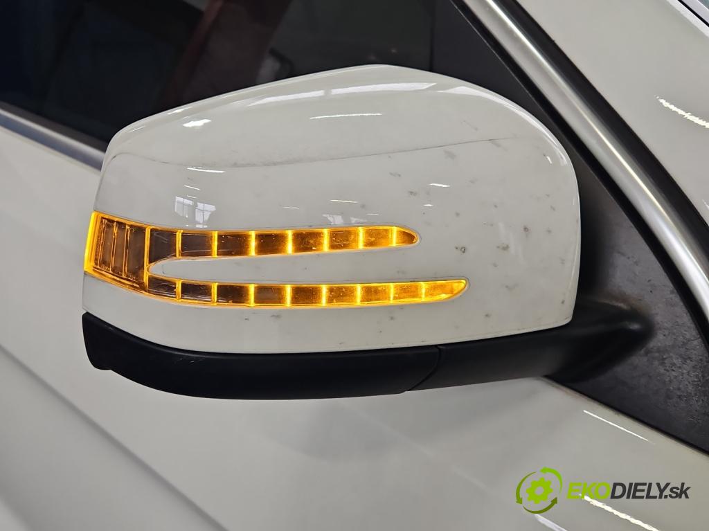 Mercedes GL II X166 2012-2015 4.7 V8 278928 340KM: automatic 250 kW 4663 cm3 5- zrkadlo pravé  (Kľučka dverí ostatné)