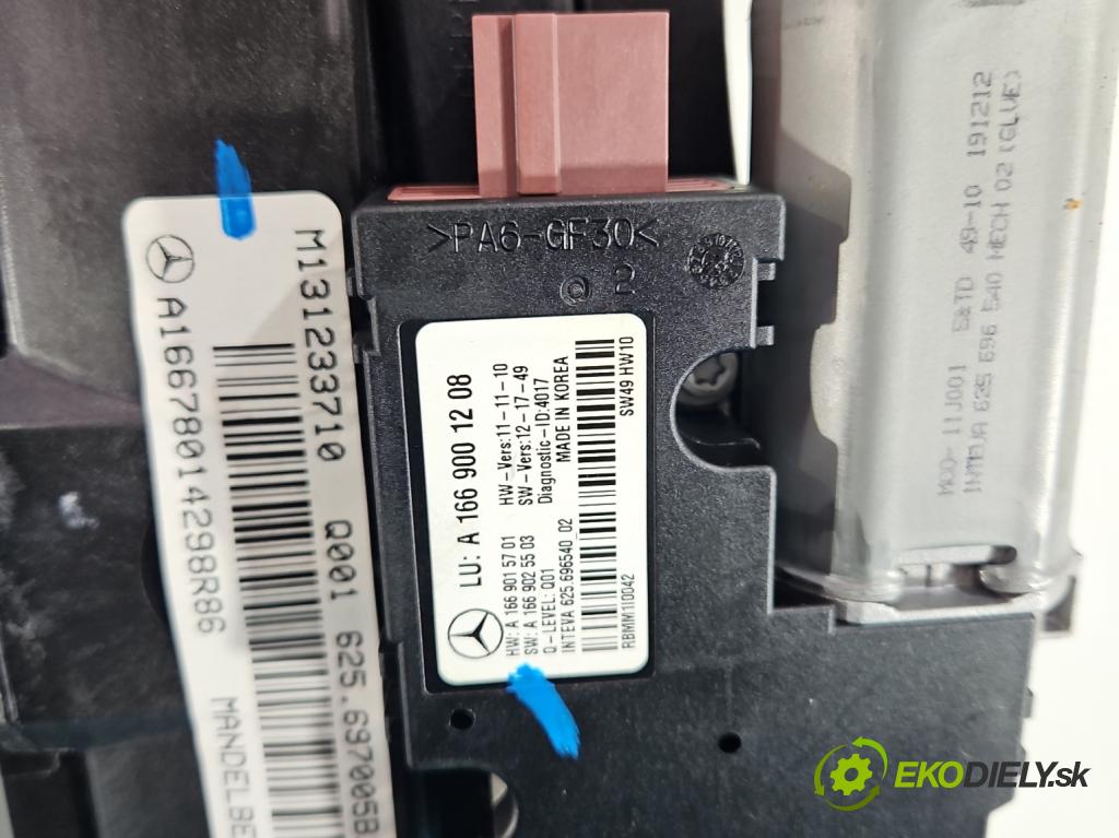 Mercedes GL II X166 2012-2015 4.7 V8 278928 340KM: automatic 250 kW 4663 cm3 5- Střešní okno: A1667801429 (Sklo karosérie)