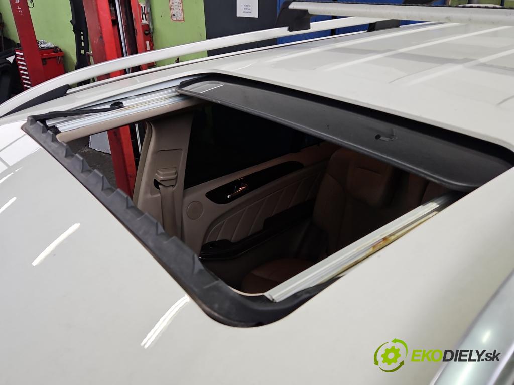 Mercedes GL II X166 2012-2015 4.7 V8 278928 340KM: automatic 250 kW 4663 cm3 5- Střešní okno: A1667801429 (Sklo karosérie)
