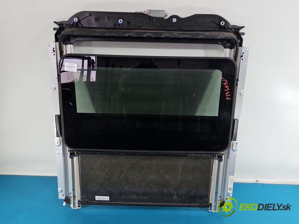 Mercedes GL II X166 2012-2015 4.7 V8 278928 340KM: automatic 250 kW 4663 cm3 5- Střešní okno: A1667801429 (Sklo karosérie)