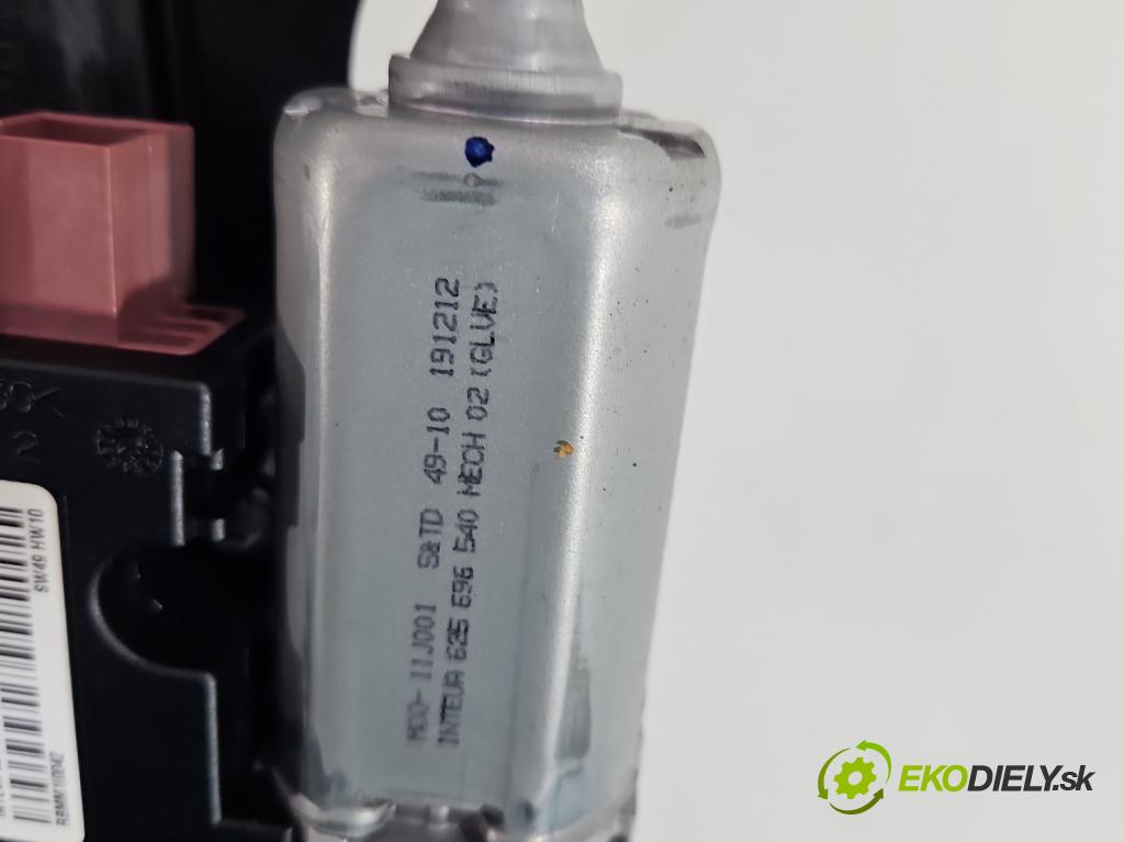 Mercedes GL II X166 2012-2015 4.7 V8 278928 340KM: automatic 250 kW 4663 cm3 5- Střešní okno: A1667801429 (Sklo karosérie)