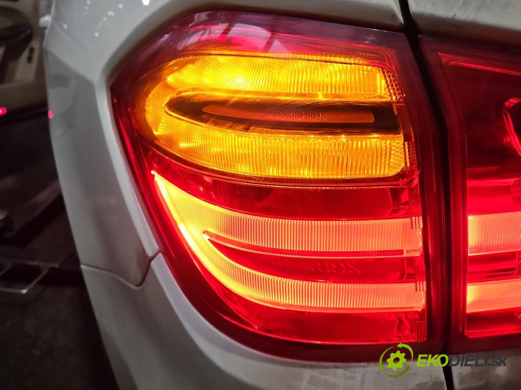 Mercedes GL II X166 2012-2015 4.7 V8 278928 340KM: automatic 250 kW 4663 cm3 5- svetlo / reflektor zadné ľavé A1669067501 (Kľučka dverí ostatné)