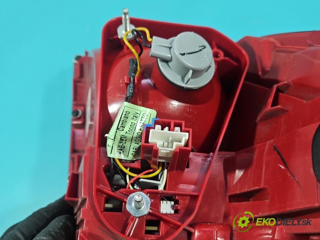 Mercedes GL II X166 2012-2015 4.7 V8 278928 340KM: automatic 250 kW 4663 cm3 5- svetlo / reflektor zadné pravé A1669067601 (Kľučka dverí ostatné)