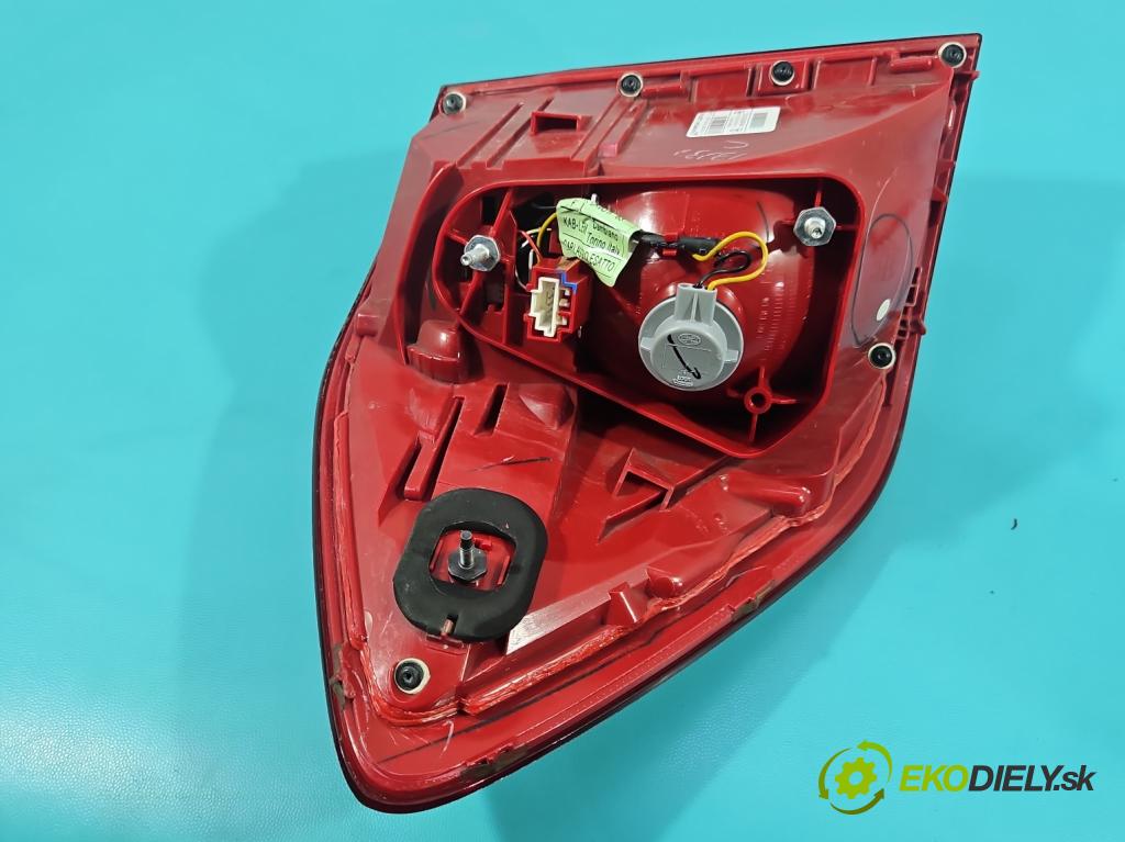 Mercedes GL II X166 2012-2015 4.7 V8 278928 340KM: automatic 250 kW 4663 cm3 5- svetlo / reflektor zadné pravé A1669067601 (Kľučka dverí ostatné)