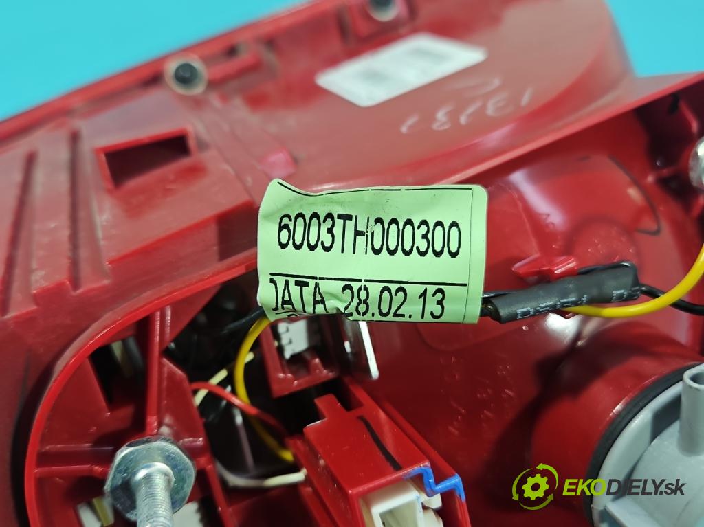 Mercedes GL II X166 2012-2015 4.7 V8 278928 340KM: automatic 250 kW 4663 cm3 5- svetlo / reflektor zadné pravé A1669067601 (Kľučka dverí ostatné)