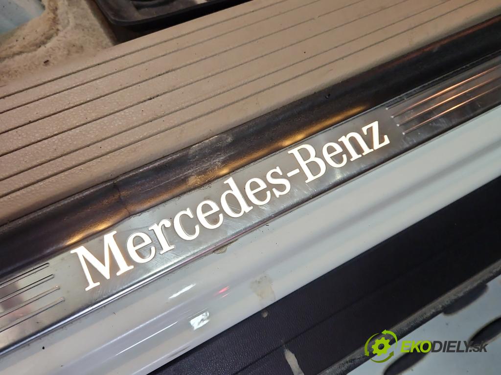 Mercedes GL II X166 2012-2015 4.7 V8 278928 340KM: automatic 250 kW 4663 cm3 5- podsvietenie A1666801335