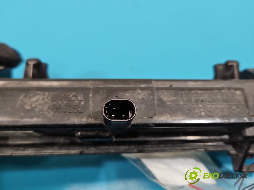 Mercedes GL II X166 2012-2015 4.7 V8 278928 340KM: automatic 250 kW 4663 cm3 5- Svetlo: prevádzky ľavé A2049065401