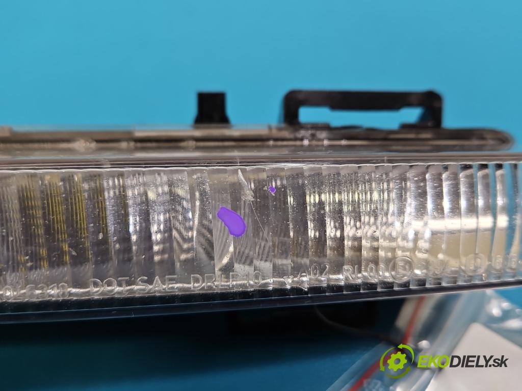 Mercedes GL II X166 2012-2015 4.7 V8 278928 340KM: automatic 250 kW 4663 cm3 5- Svetlo: prevádzky pravé A2049065501