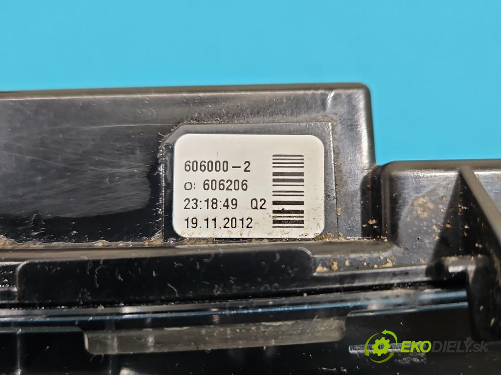 Mercedes GL II X166 2012-2015 4.7 V8 278928 340KM: automatic 250 kW 4663 cm3 5- Svetlo: prevádzky pravé A2049065501