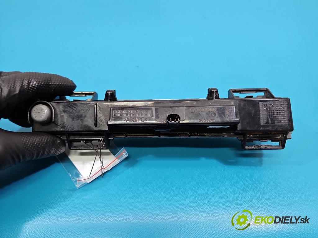 Mercedes GL II X166 2012-2015 4.7 V8 278928 340KM: automatic 250 kW 4663 cm3 5- Svetlo: prevádzky pravé A2049065501