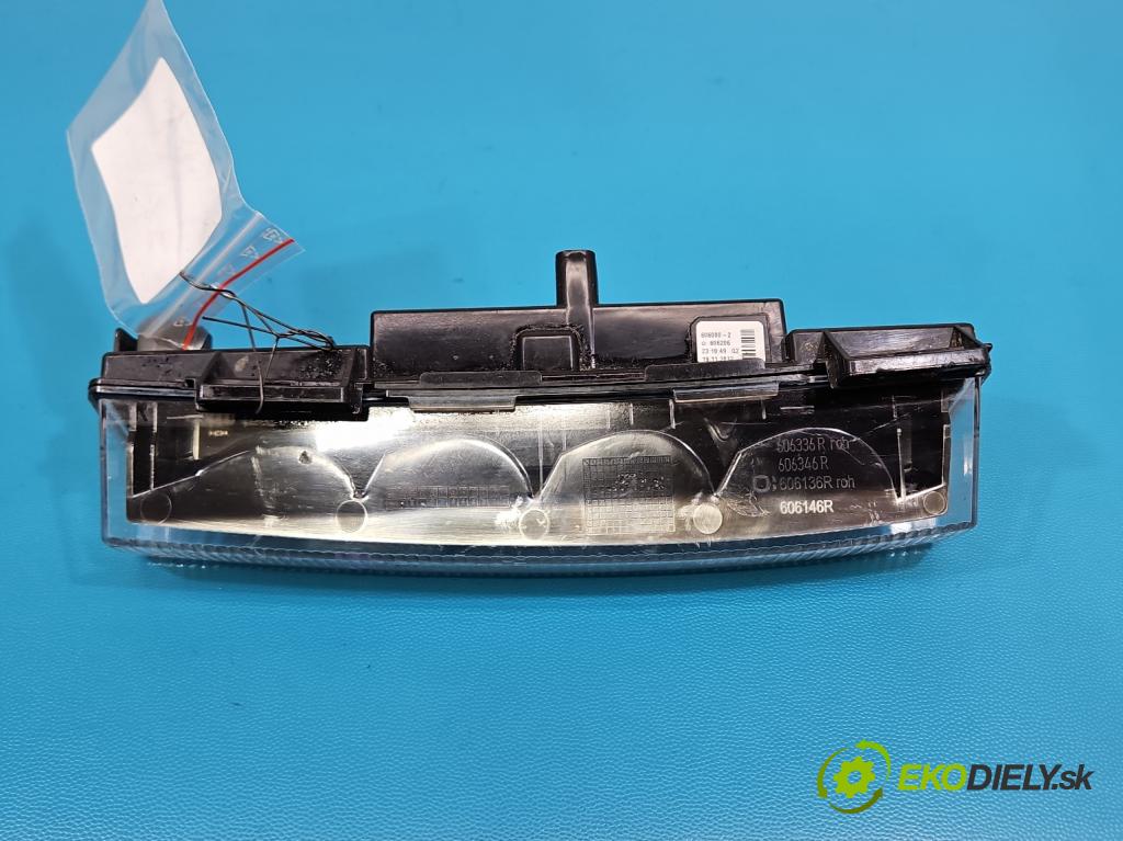 Mercedes GL II X166 2012-2015 4.7 V8 278928 340KM: automatic 250 kW 4663 cm3 5- Svetlo: prevádzky pravé A2049065501