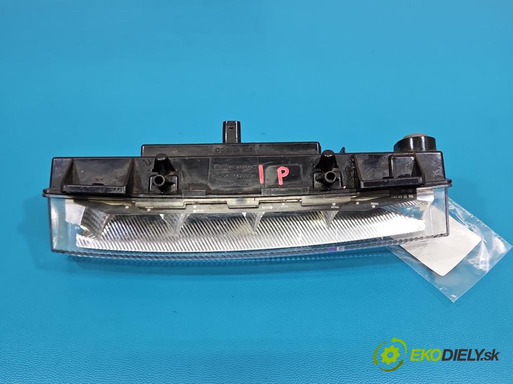 Mercedes GL II X166 2012-2015 4.7 V8 278928 340KM: automatic 250 kW 4663 cm3 5- Svetlo: prevádzky pravé A2049065501