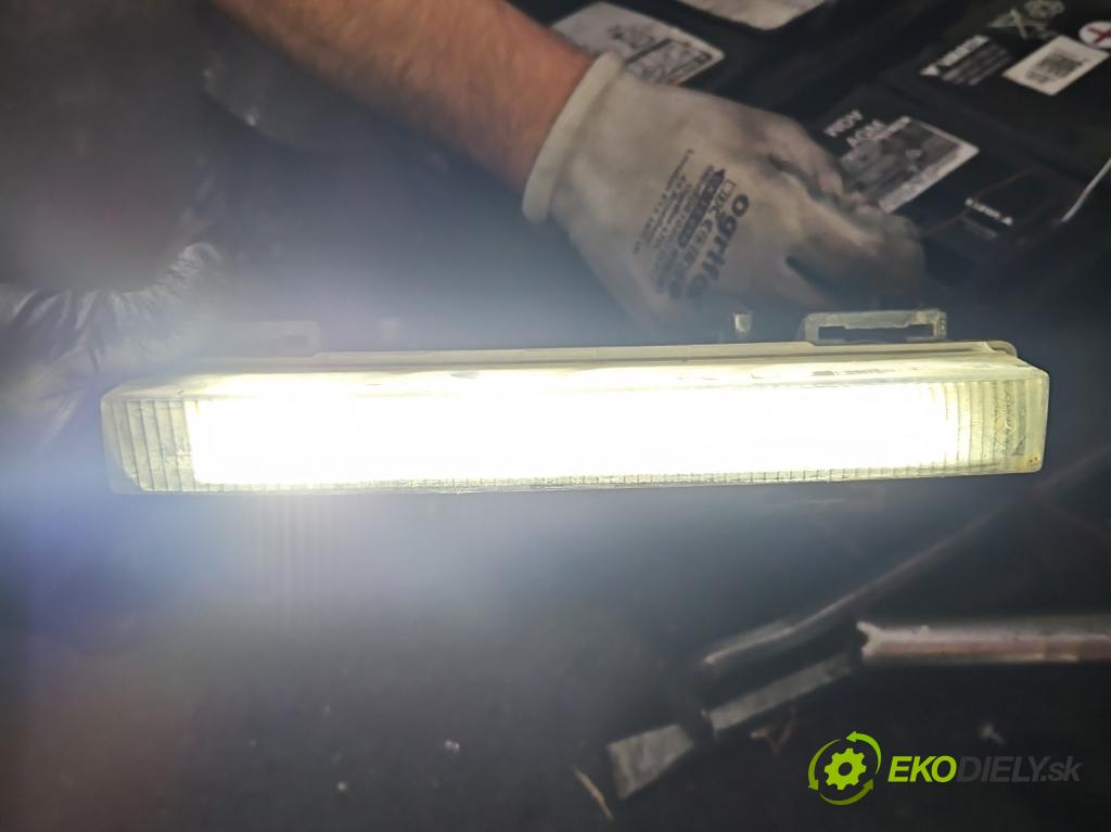 Mercedes GL II X166 2012-2015 4.7 V8 278928 340KM: automatic 250 kW 4663 cm3 5- Svetlo: prevádzky pravé A2049065501