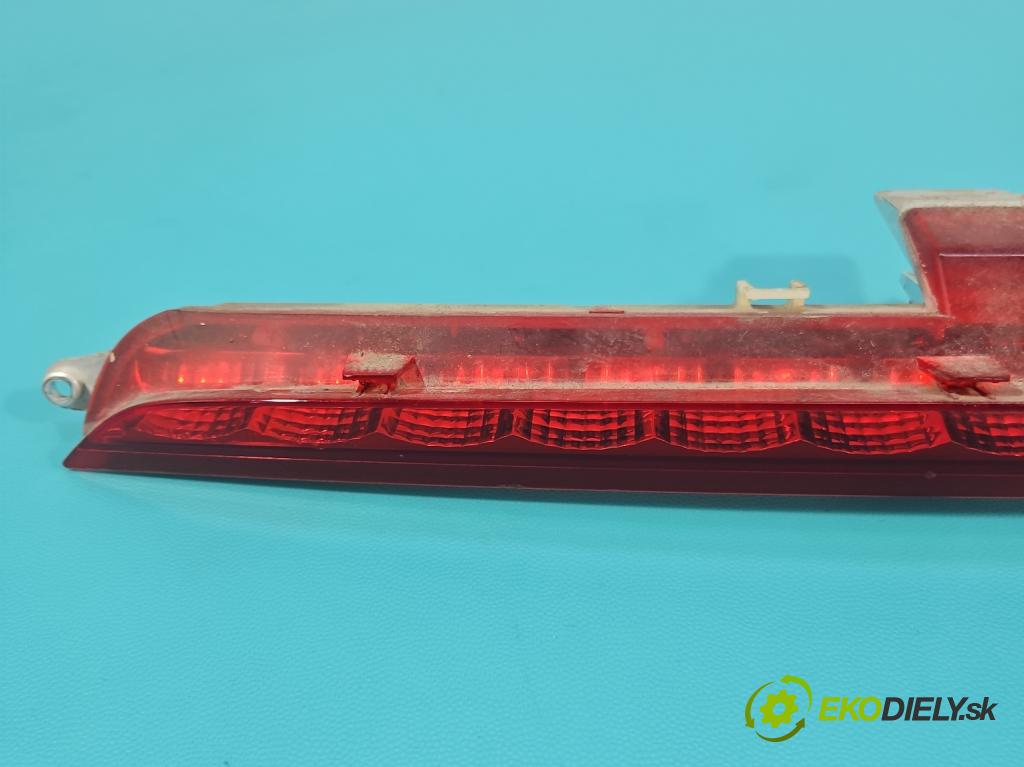 Mercedes GL II X166 2012-2015 4.7 V8 278928 340KM: automatic 250 kW 4663 cm3 5- světlo: stop: A1668200056