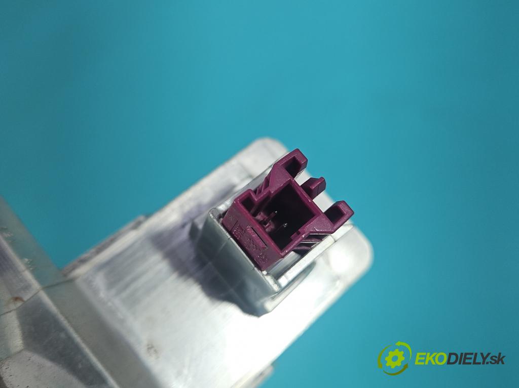 Mercedes GL II X166 2012-2015 4.7 V8 278928 340KM: automatic 250 kW 4663 cm3 5- světlo: stop: A1668200056