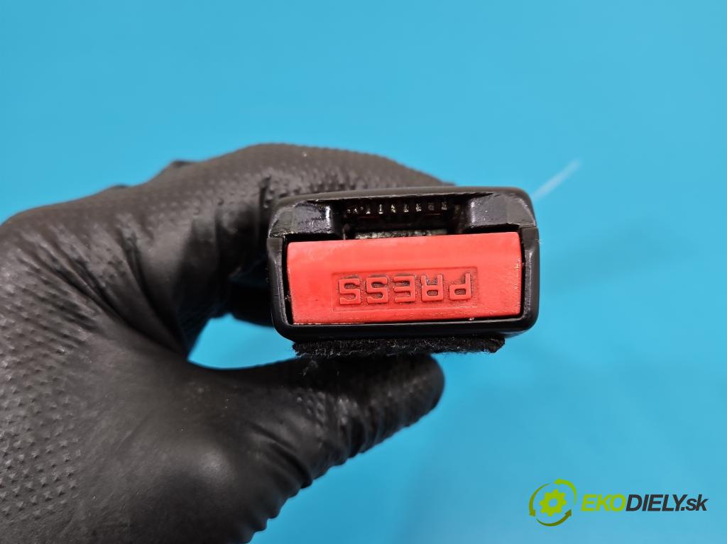 Peugeot 407 1.6 hdi 109 HP manual 80 kW 1560 cm3 5- pas bezpečnosť: predné ľavý